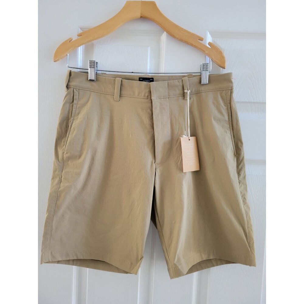 J. Crew Mens Tan shorts Performance stretch size 31 New Golf 9 inch inseam